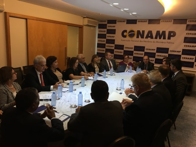 Em Brasília, comissão de aposentados realiza nova reunião