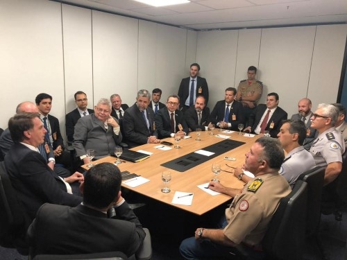 Jair Bolsonaro reúne-se com entidades da Segurança Pública