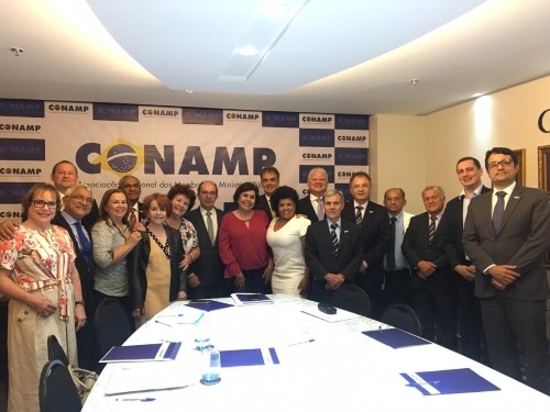 Comissão de aposentados reúne-se em Brasília